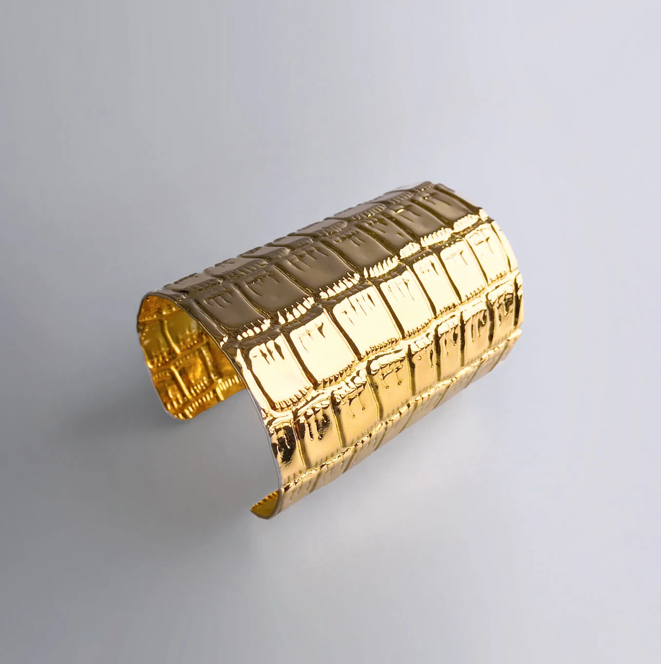 CUFF BRACELET