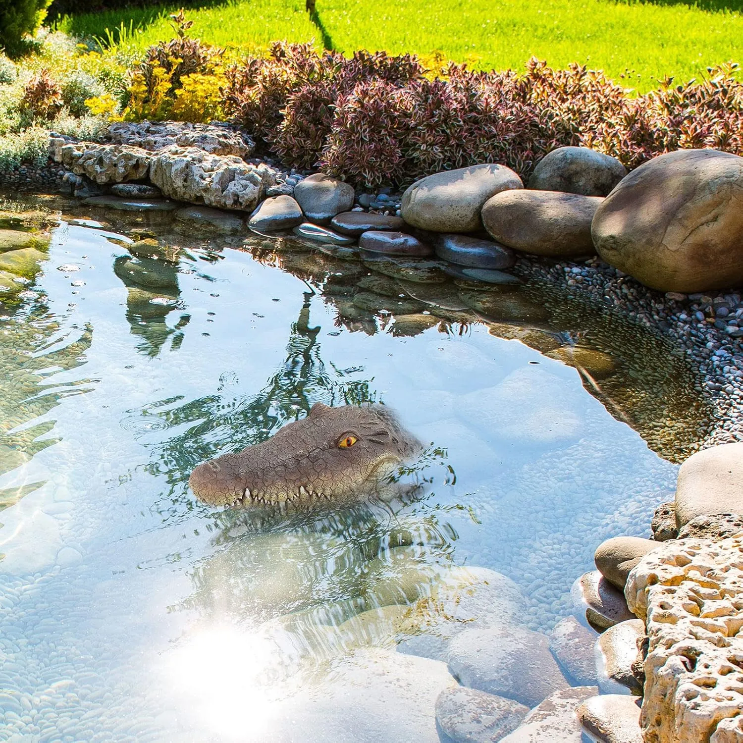FAMKIT Floating Crocodile Head Detailed Fake Alligator Head for Pond Protection Decoration