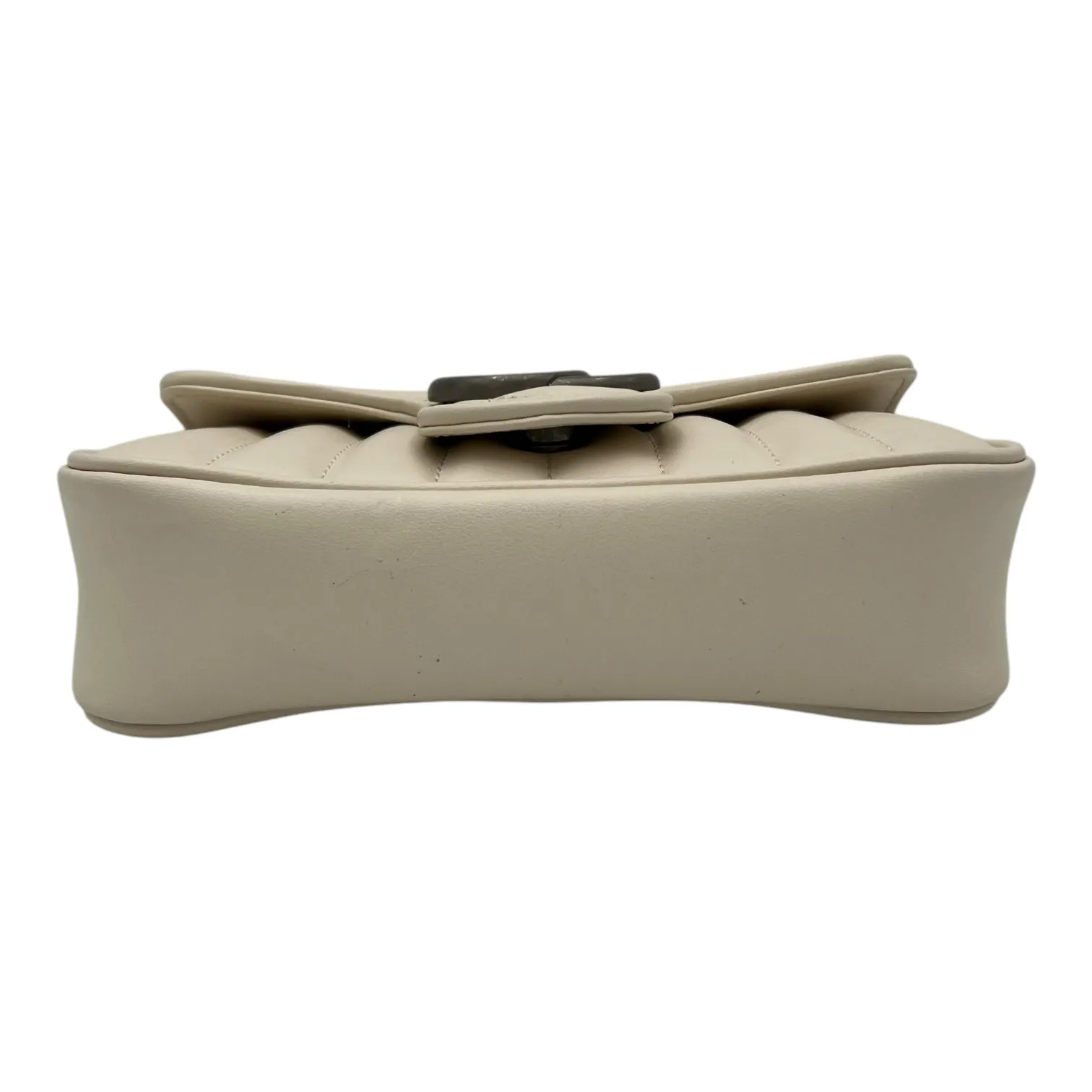 GG Marmont Super Mini White Crossbody Bag in Calfskin, Silver hardware