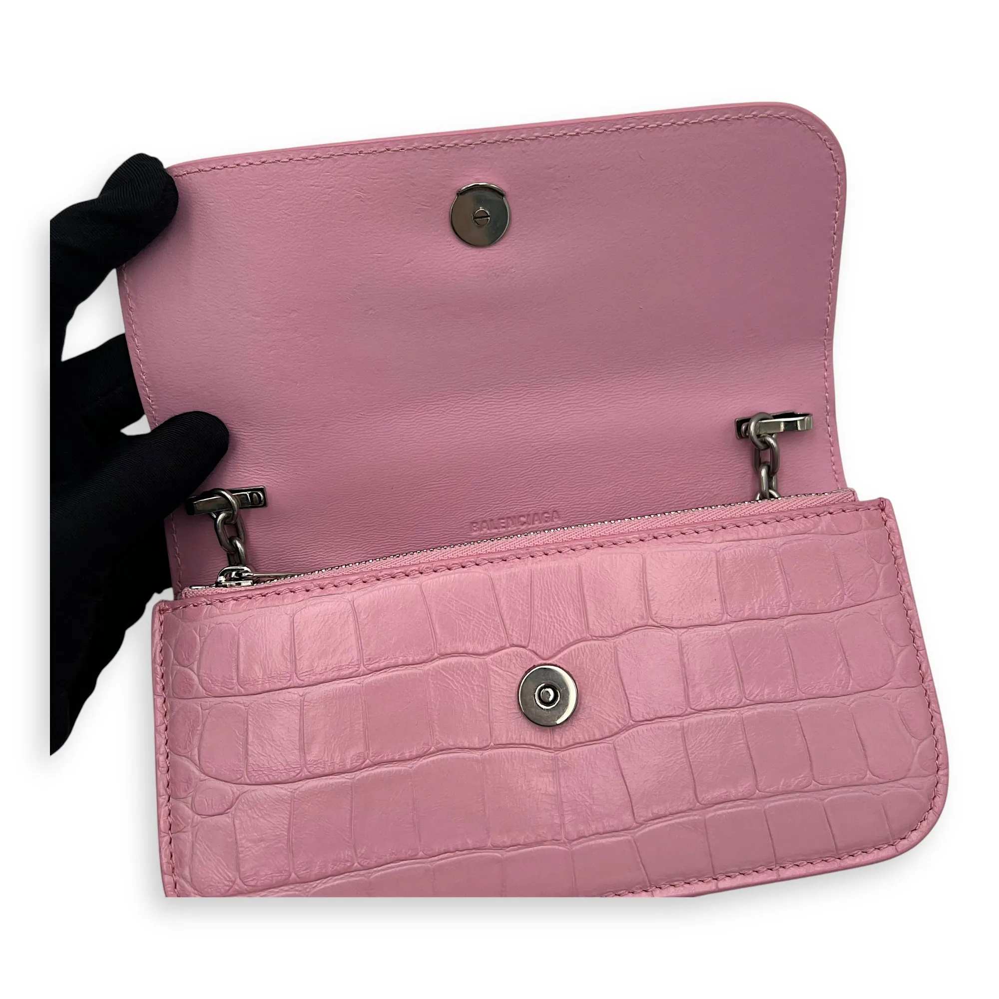 Gossip Wallet On Chain Pink in Crocodile Embossed Calfskin, Silver hardware