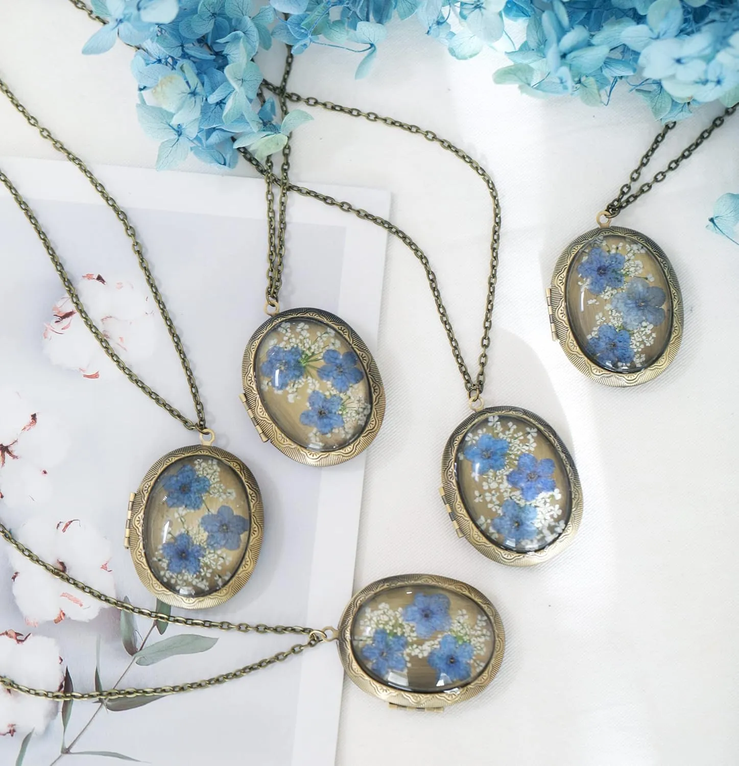 Handmade Oval Shaped Photo Locket Pressed Flower Locket Necklace (Forget Me Not-big oval)
