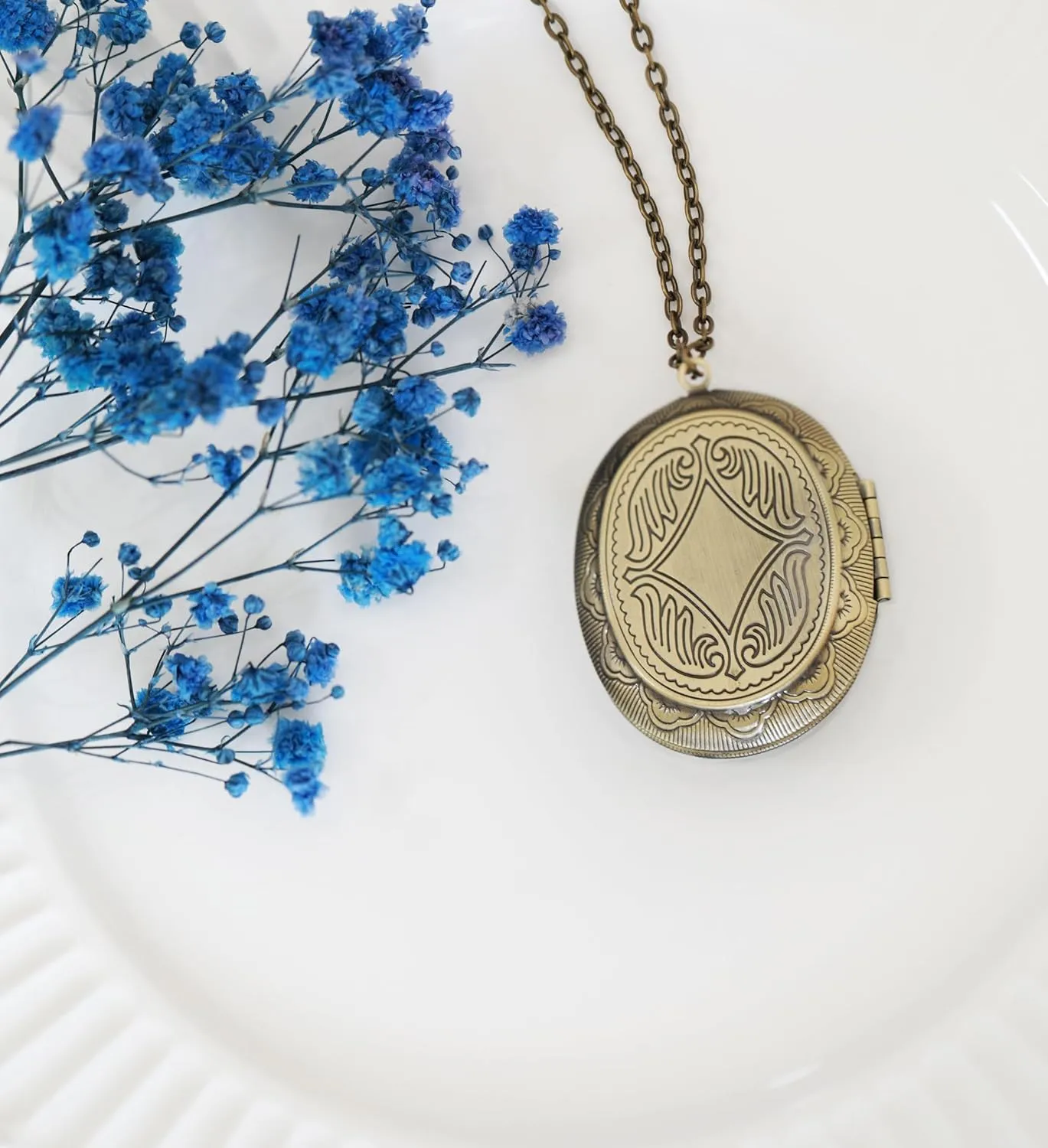 Handmade Oval Shaped Photo Locket Pressed Flower Locket Necklace (Forget Me Not-big oval)