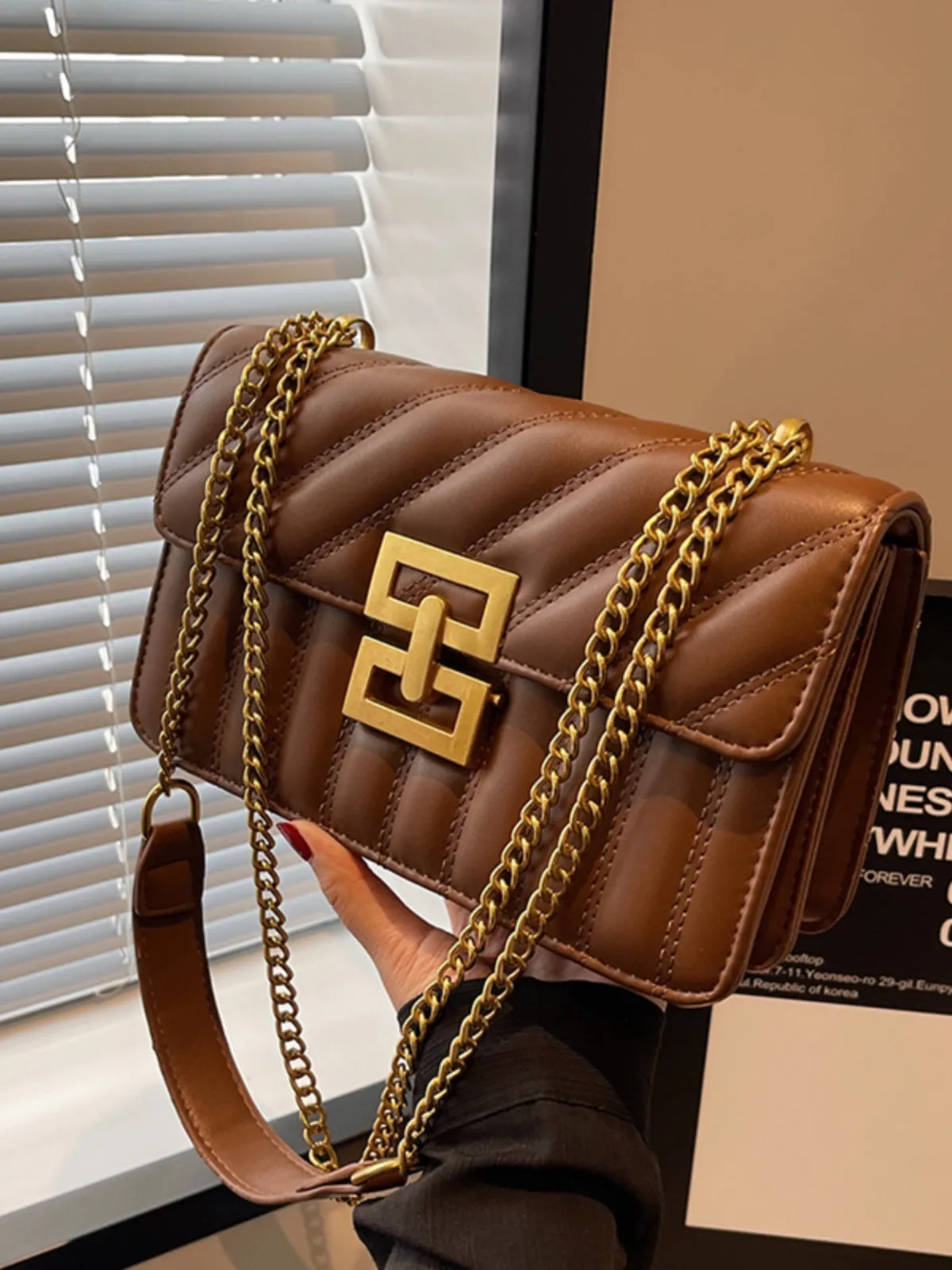Innovative Women's Retro Popular Chain Fashion Crossbody Bags