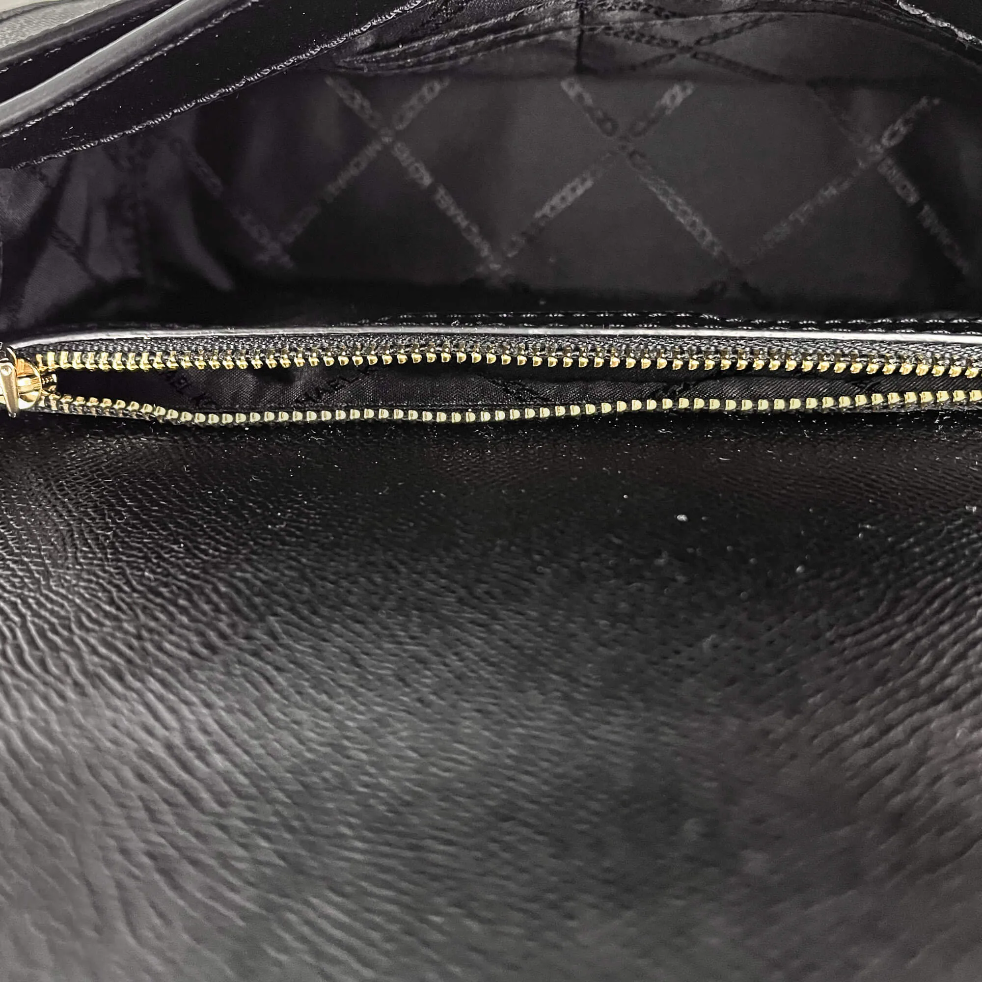 Jet Set Full Flap Chain L Crossbody