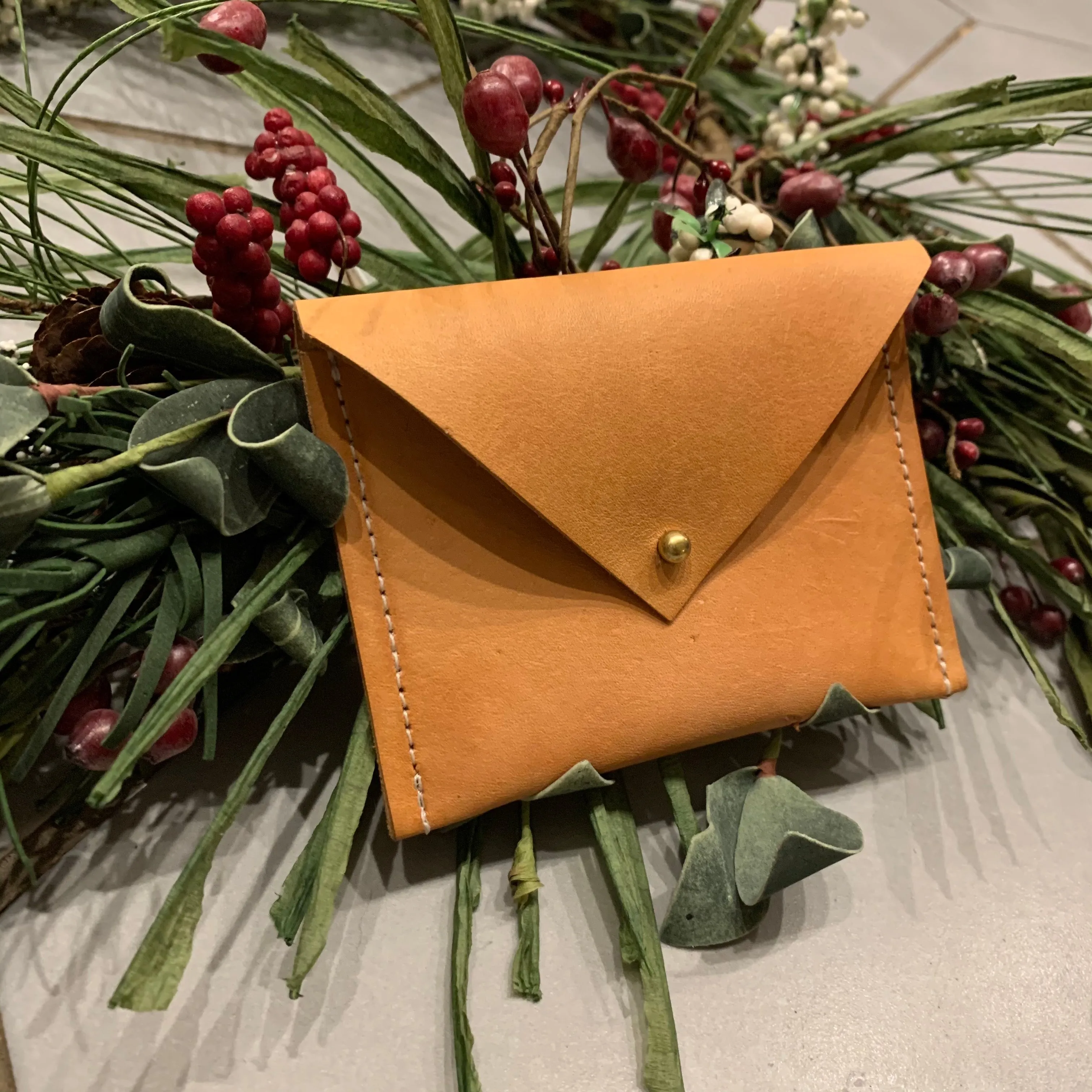 Kiwanda Card Holder