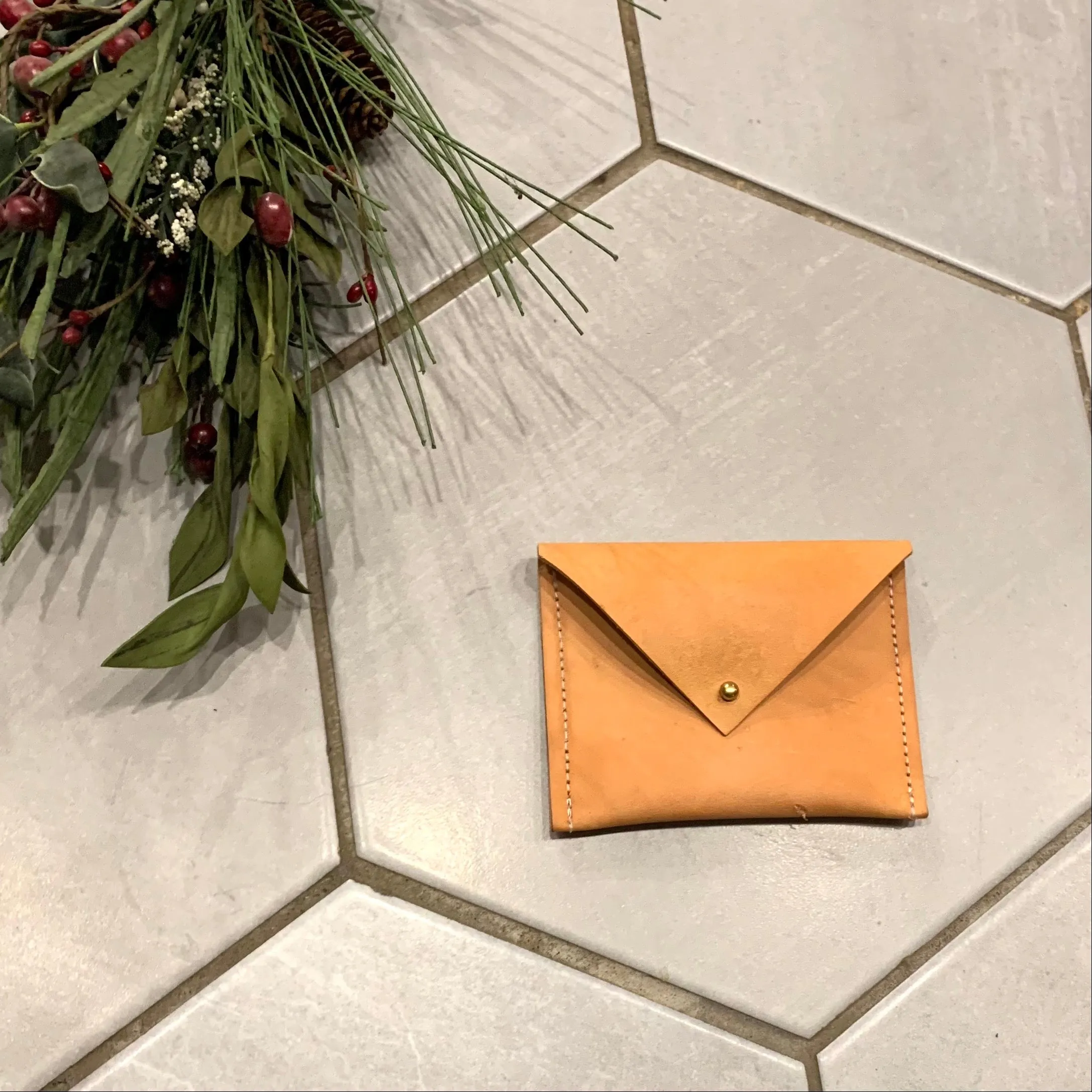 Kiwanda Card Holder
