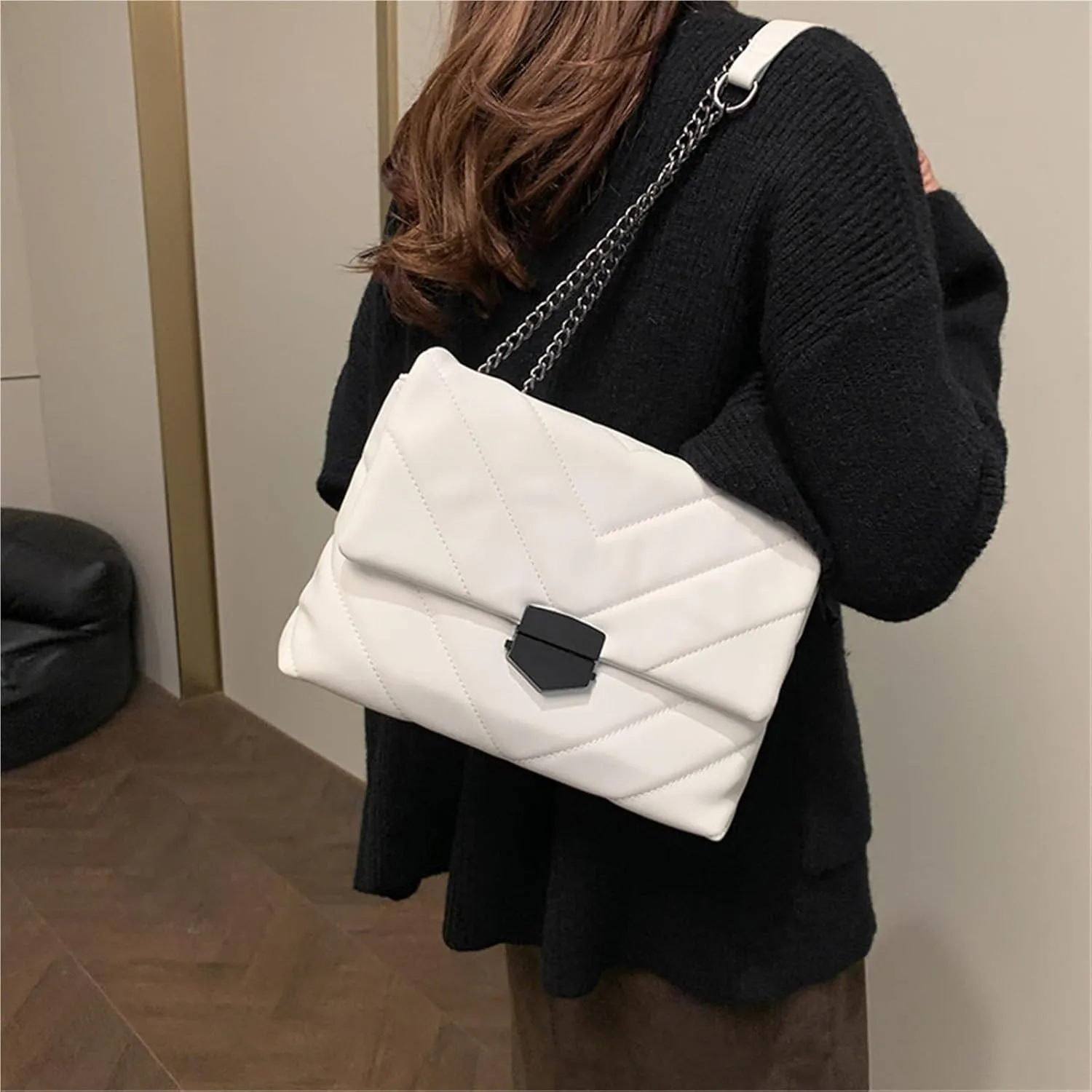 Ladies embroidered chain shoulder bag crossbody bag