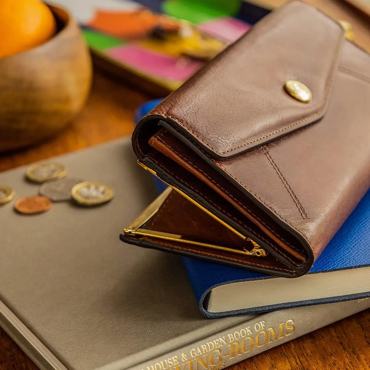 Maxwell Scott - Personalized Womens Luxury Leather Large Ball Clasp Wallet - The Marcialla - Chestnut Tan