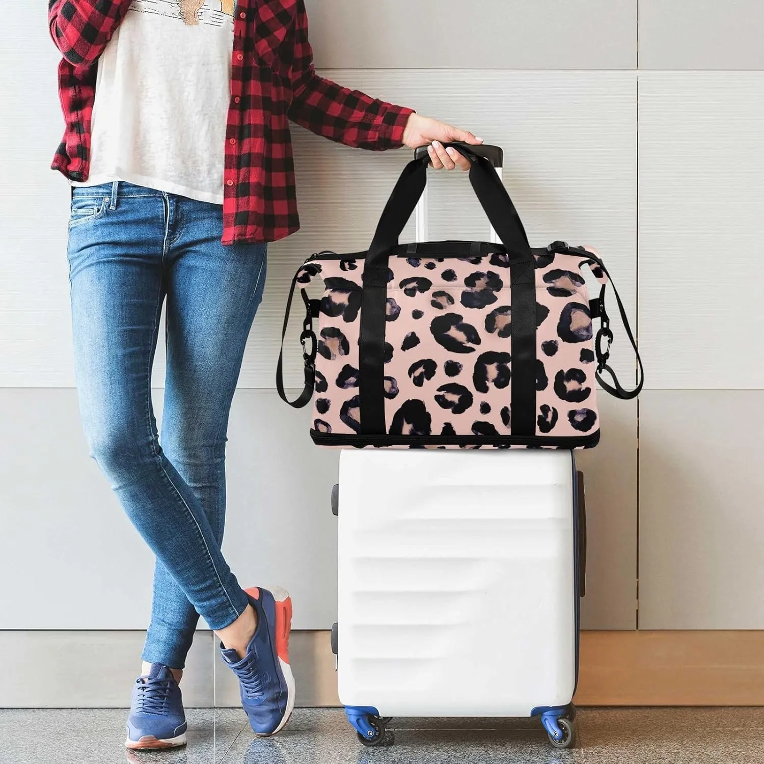 Pink Leopard Travel Duffel Bag for Women Men Gym Bag with Shoe Compartment Wet Pocket Carry On Weekender Overnight Bags for Traveling Gym Workout