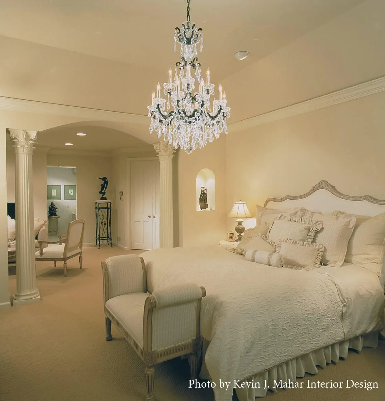 Signature 5073-48, La Scala 8 Light 25in x 28.5in Chandelier in Antique Silver with Clear Heritage Handcut Crystals