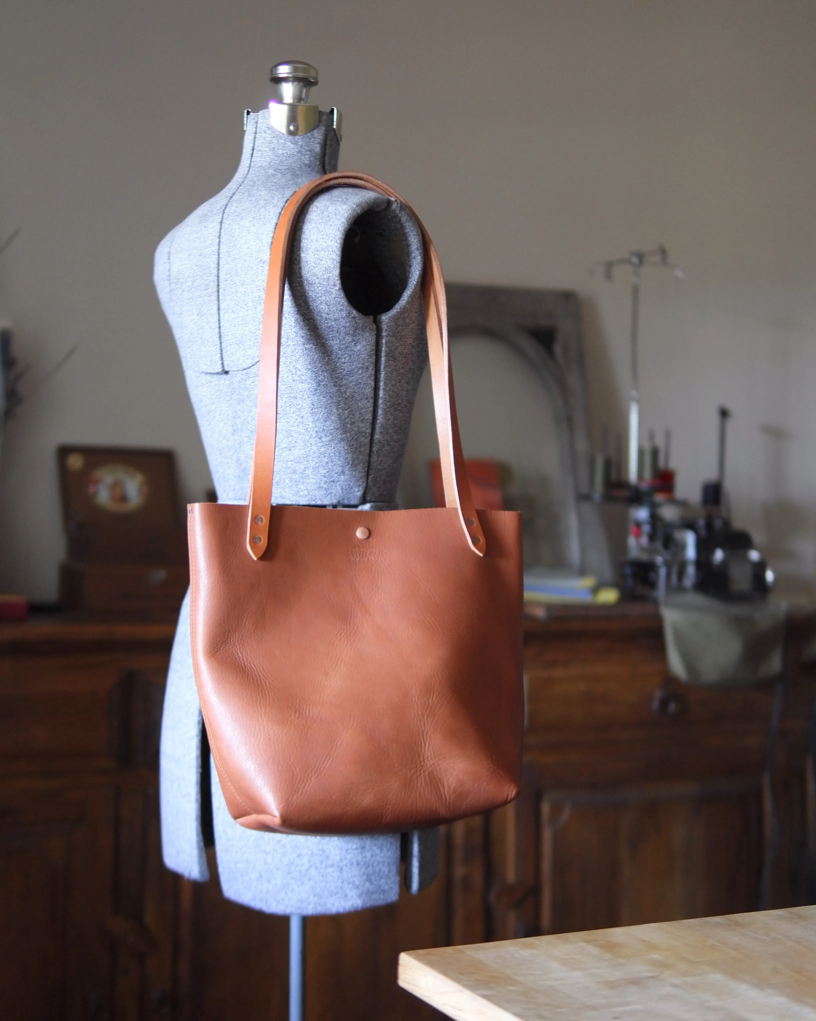 Station Tote - Caramel Shoulder