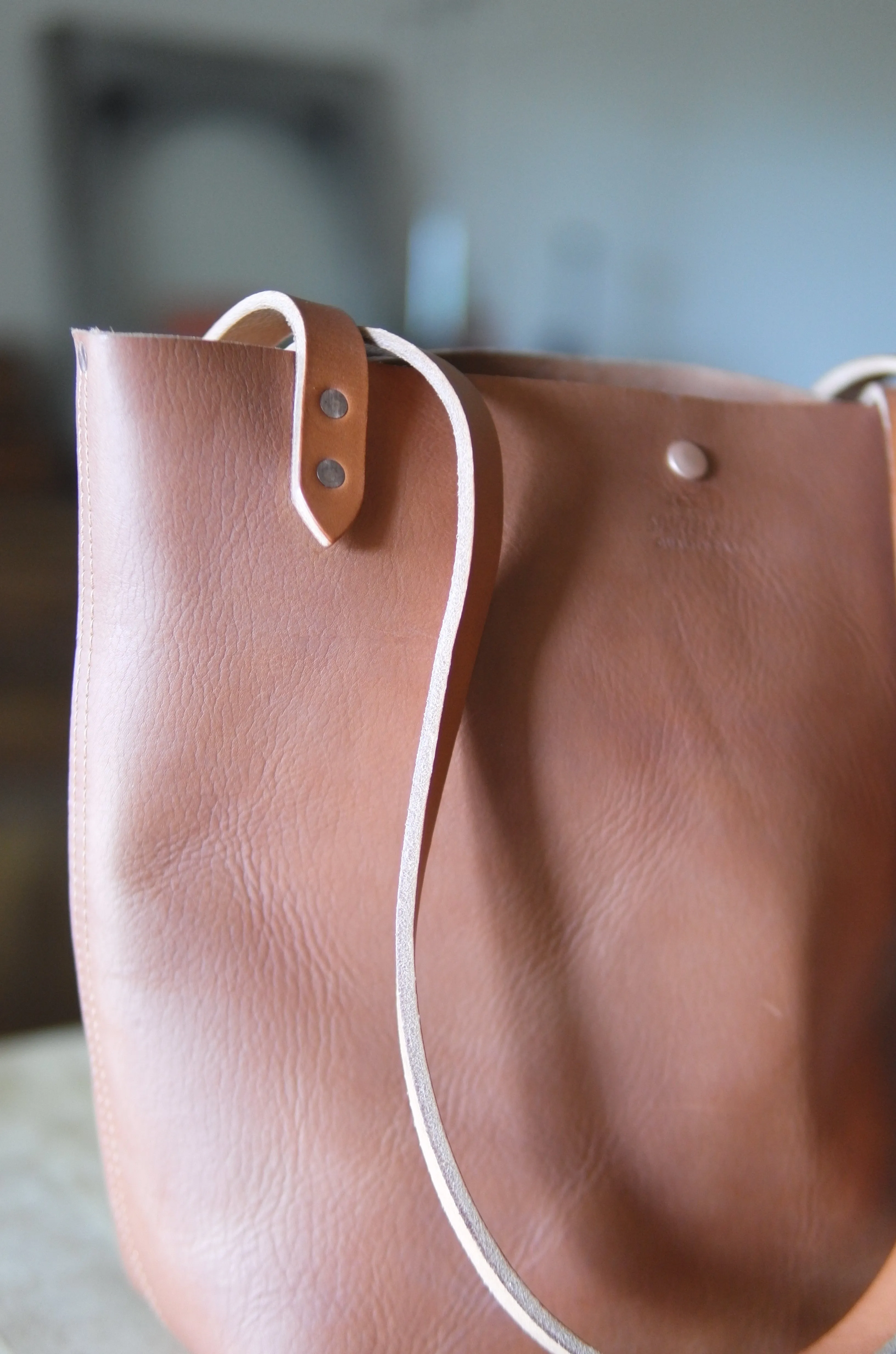Station Tote - Caramel Shoulder