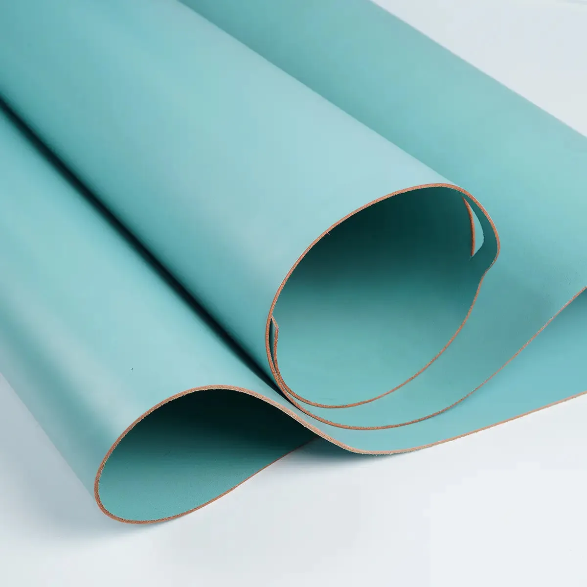 Turquoise Pigmented Veg Tan Leather 6-7oz.