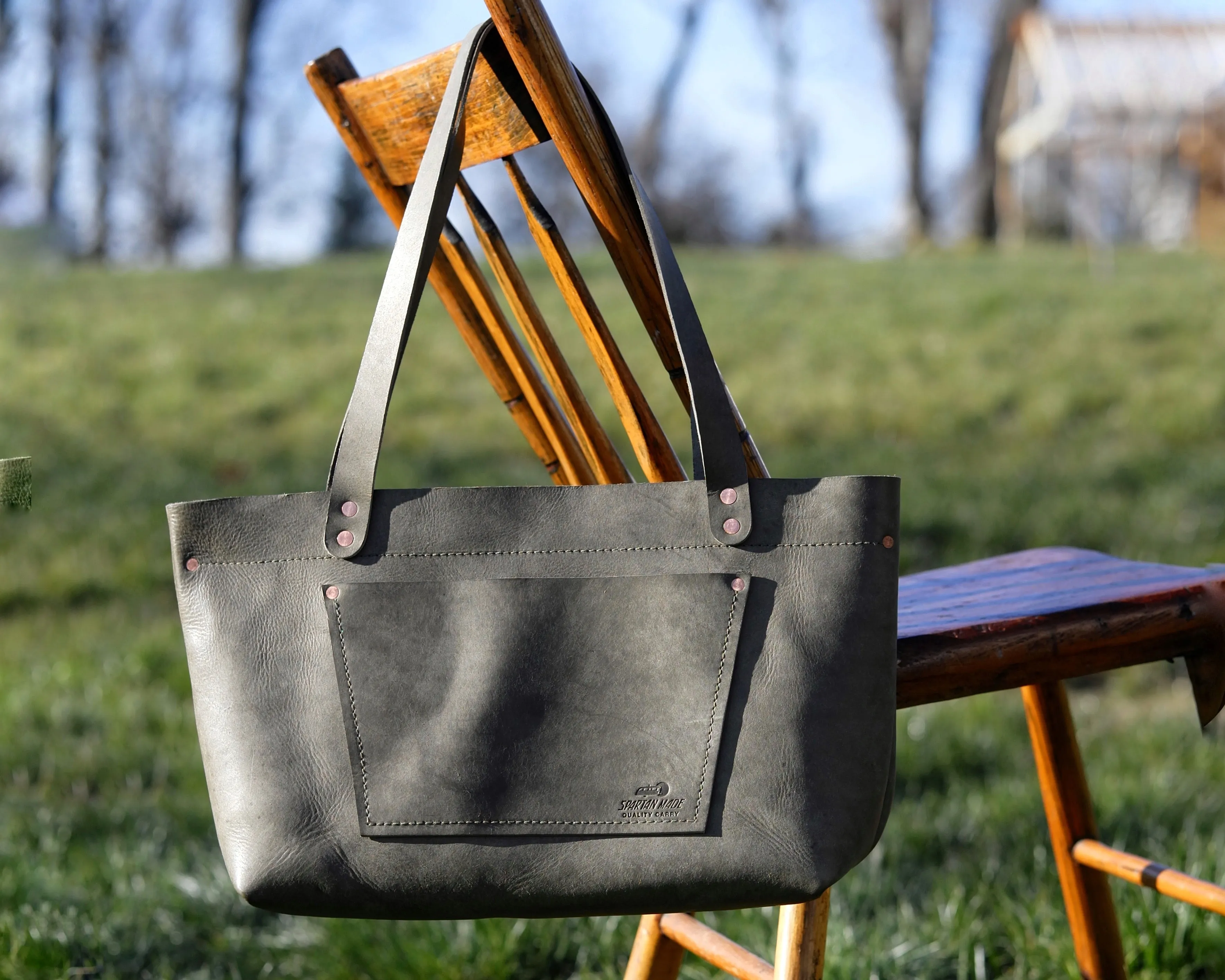 Zippered Leather Tote in Olive