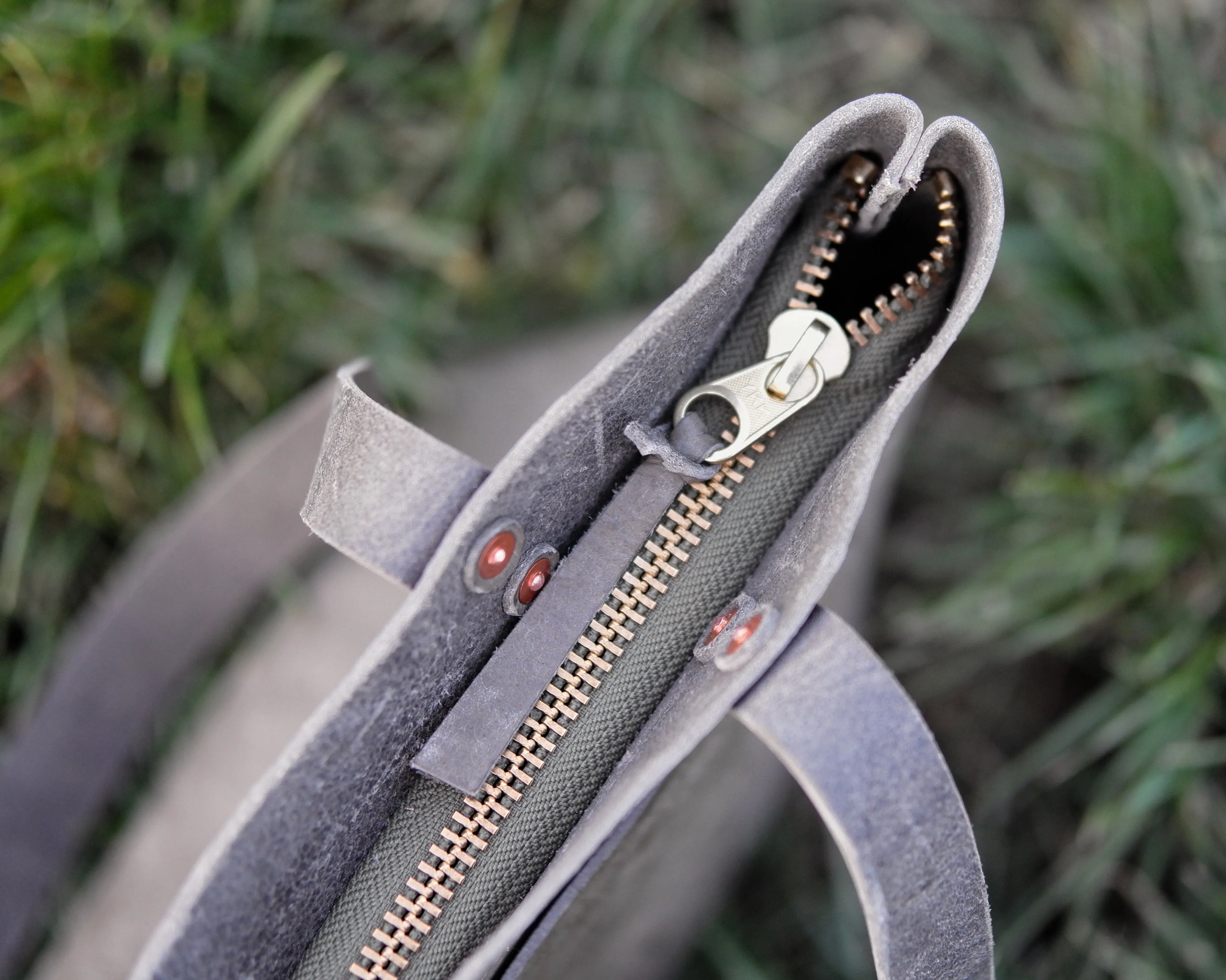 Zippered Leather Tote in Olive