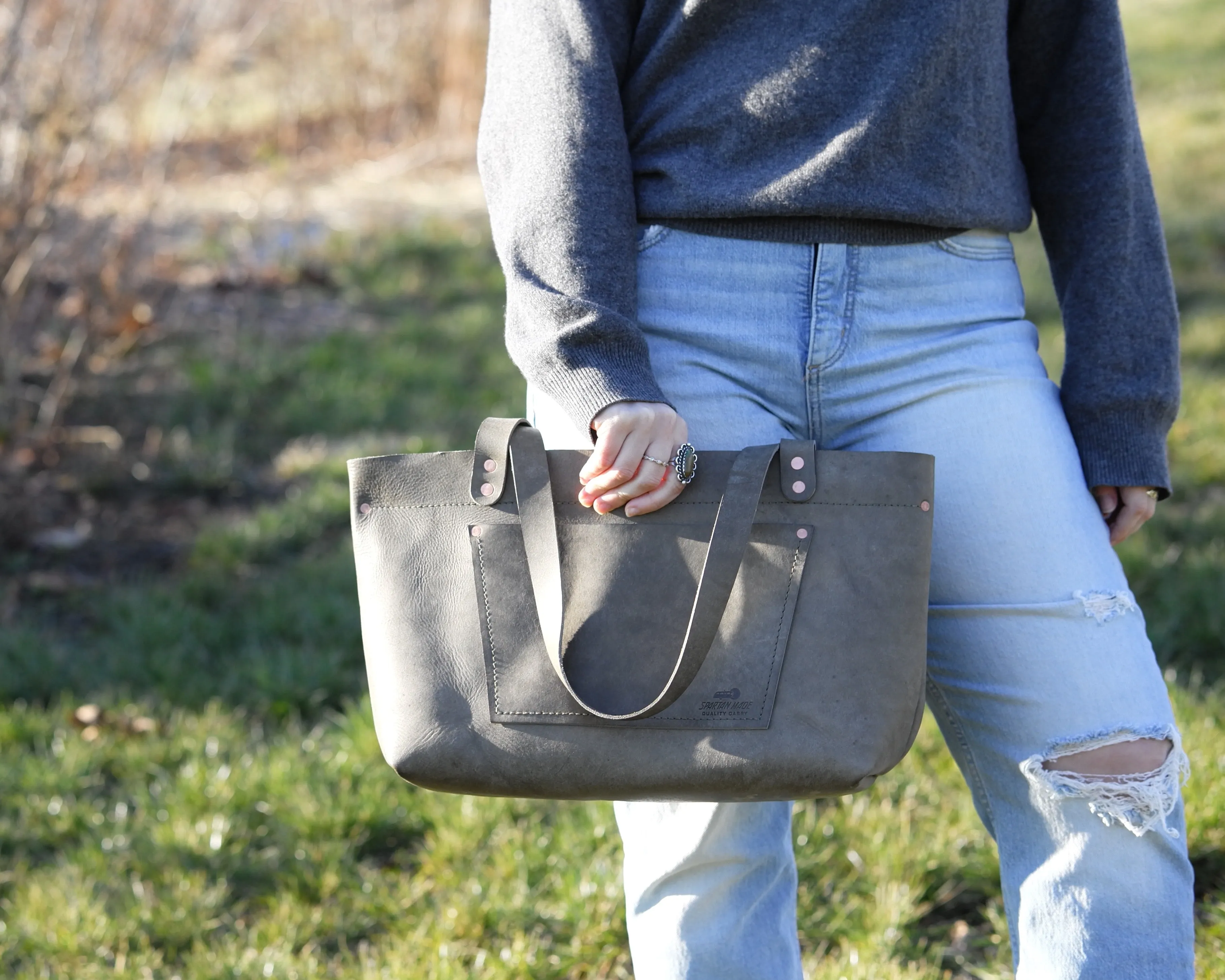 Zippered Leather Tote in Olive