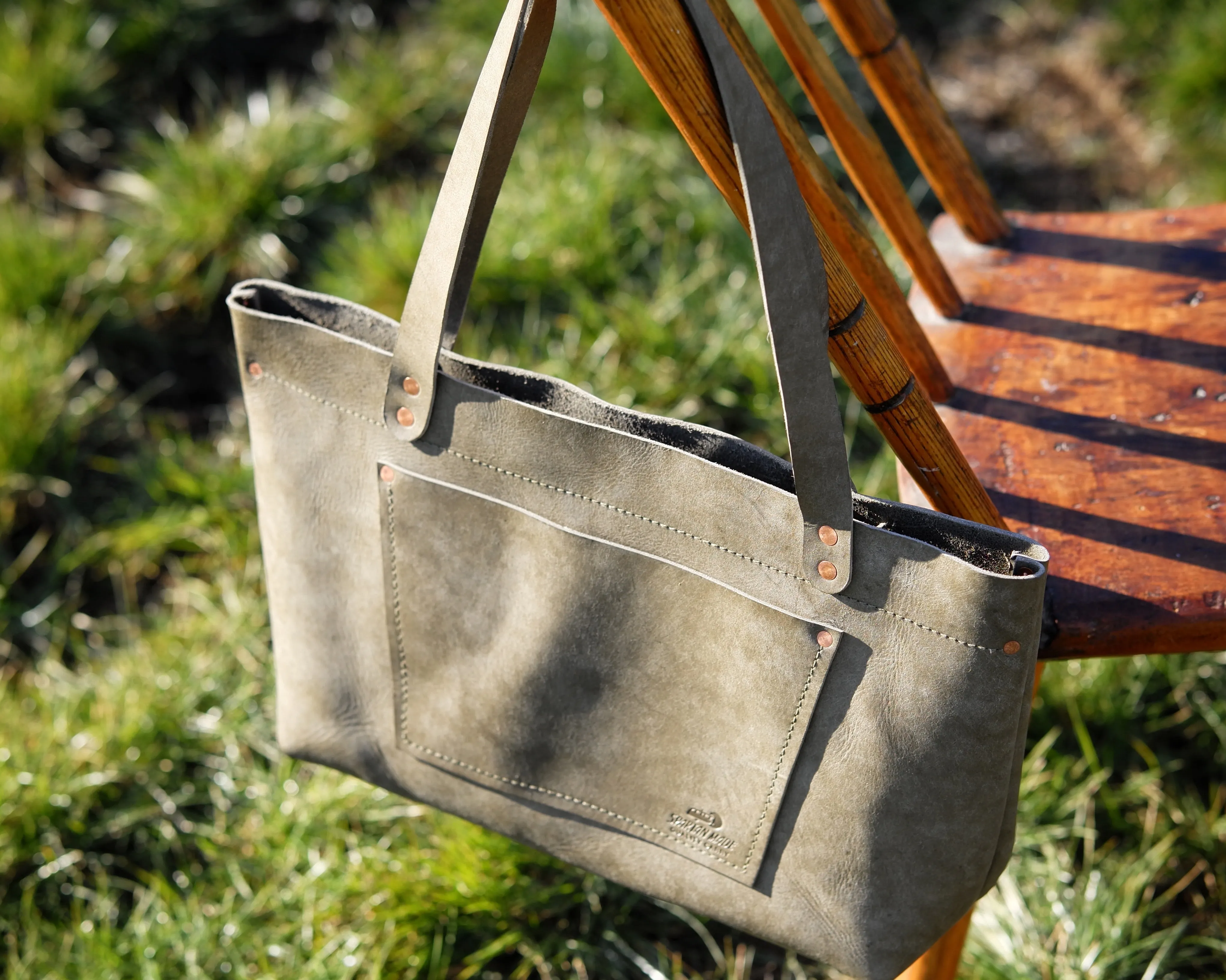 Zippered Leather Tote in Olive