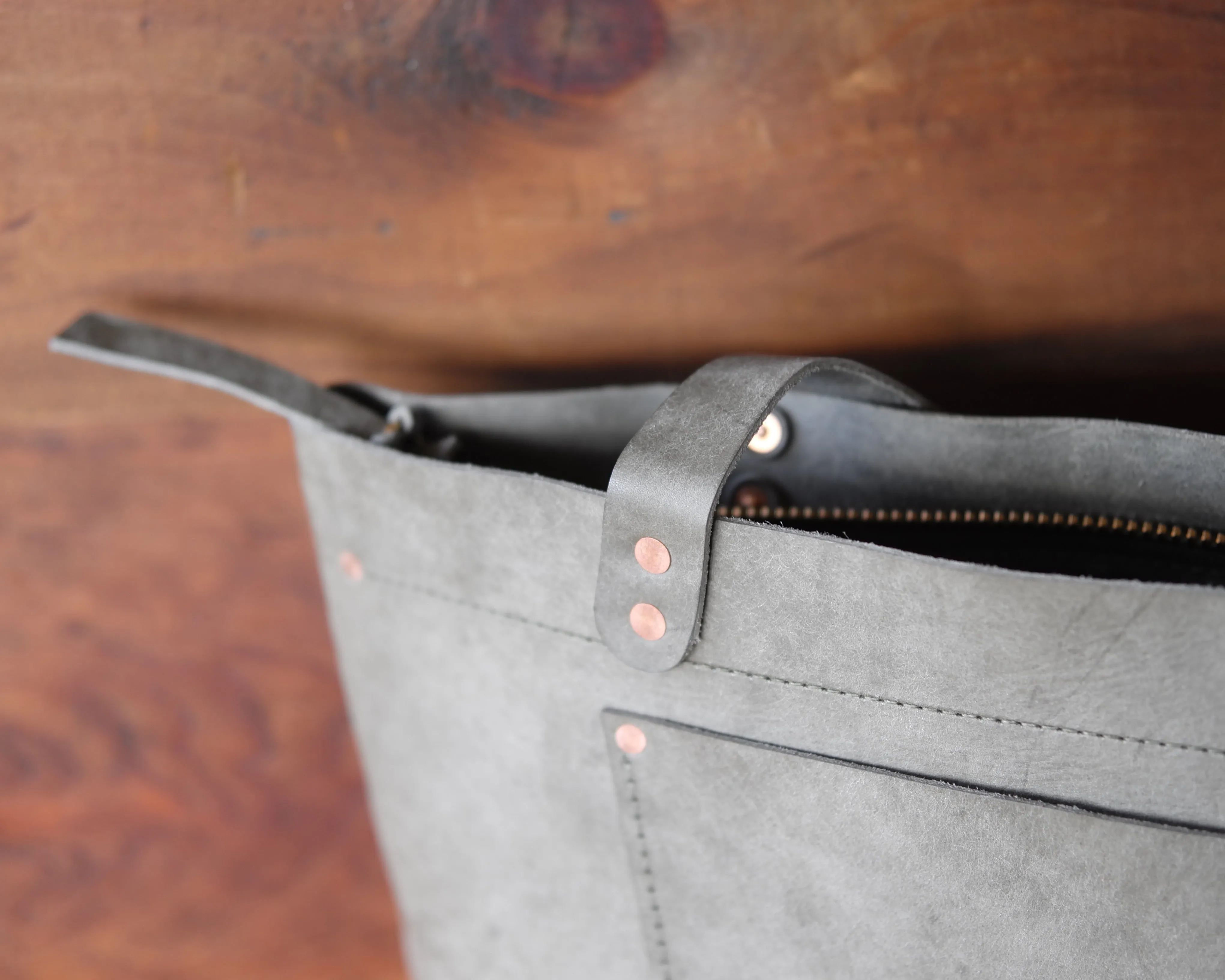Zippered Leather Tote in Olive